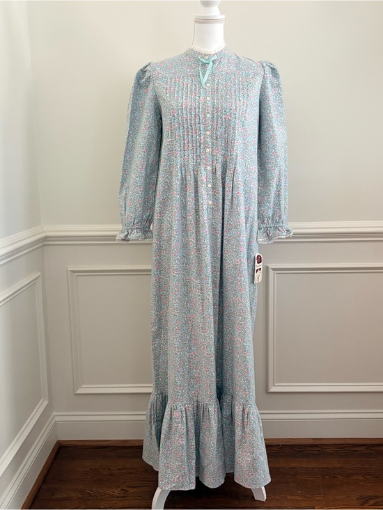 Other - Vintage NWT Floral Nightgown in Light Blue and Pink